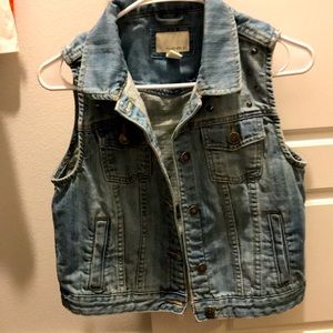 Studded denim vest!!